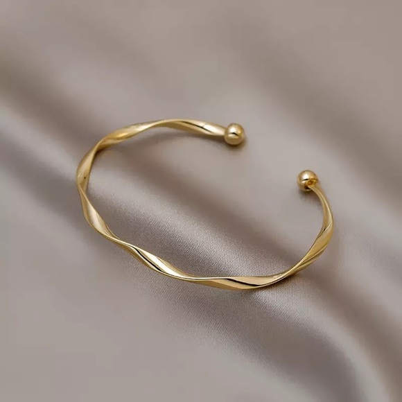 “Anya” Minimalist Twist Open Adjustable Gold Neutral Fashion Simple Bracelet - Picture 2 of 8